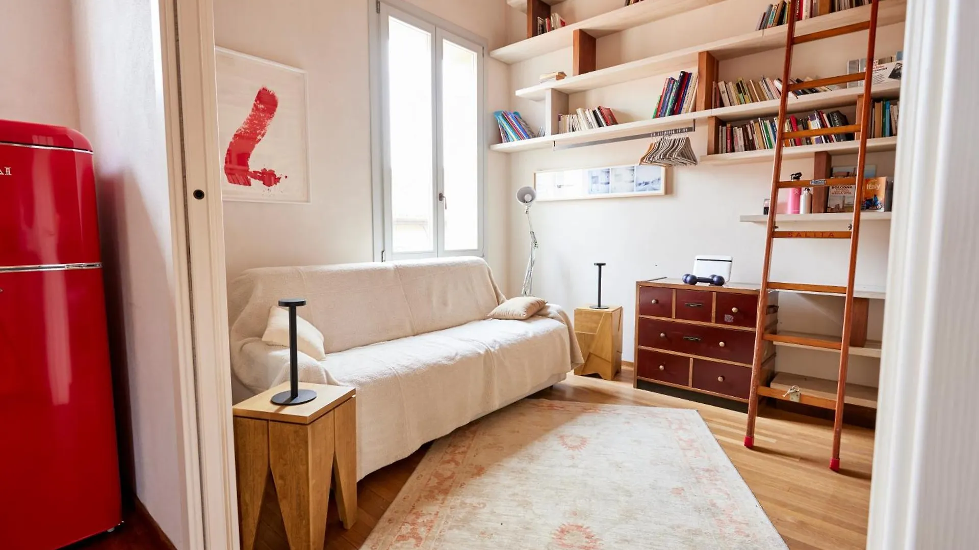 Bright And Peaceful Apartment In Historic Palazzo Bologna