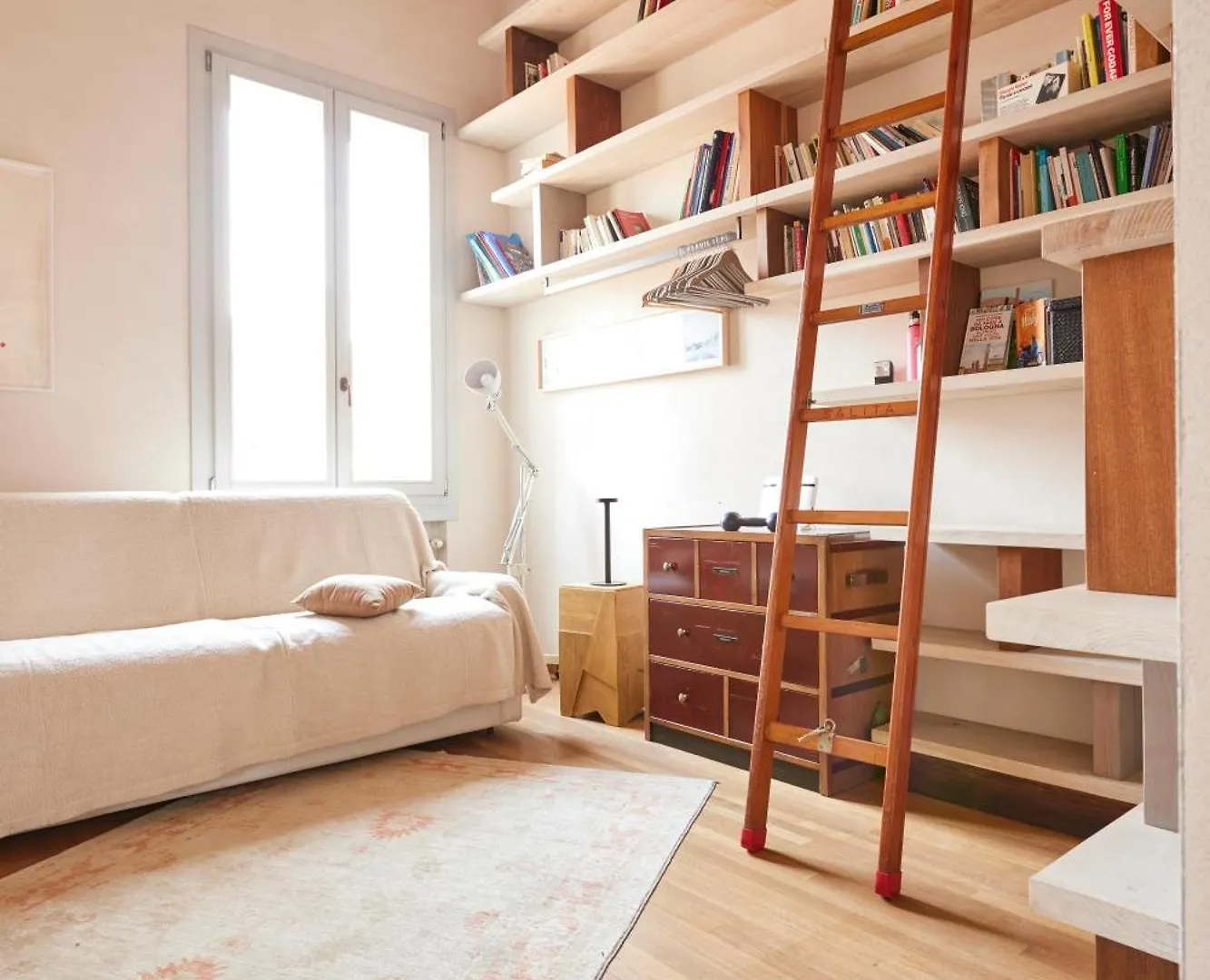 Bright And Peaceful Apartment In Historic Palazzo Bologna