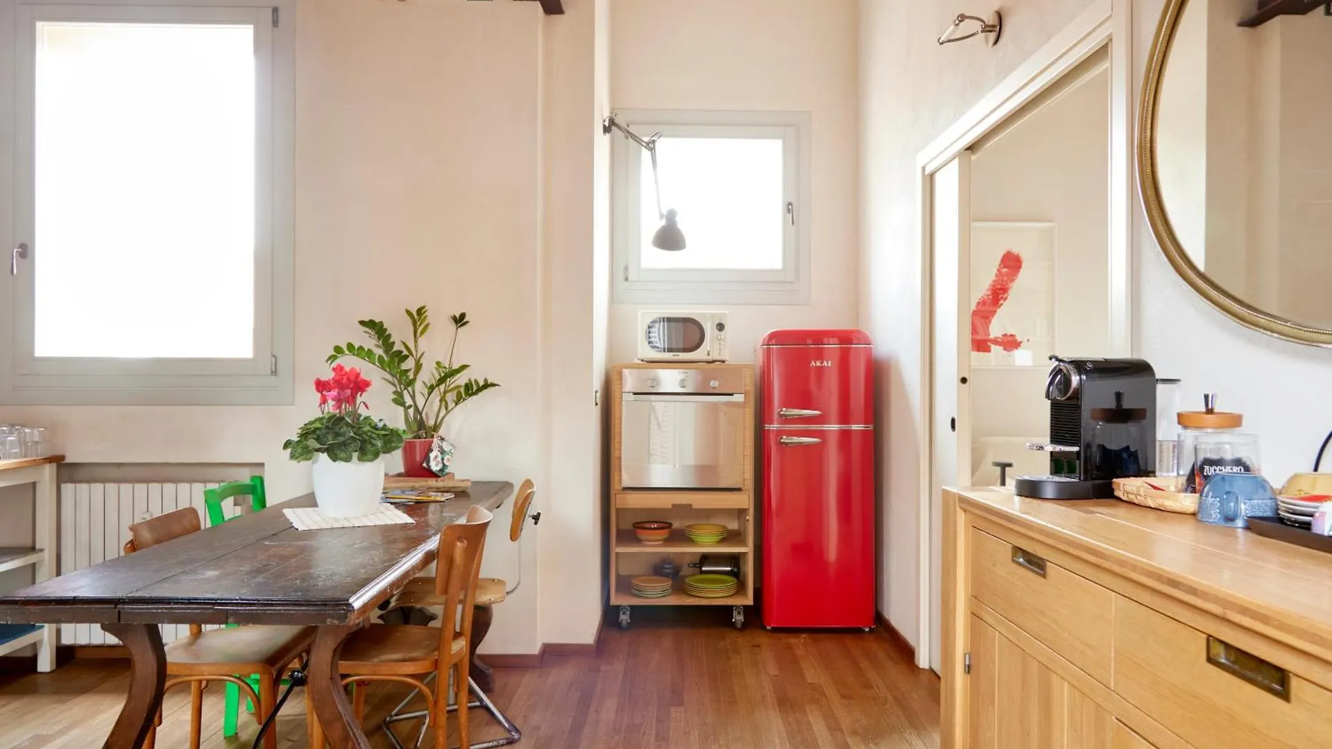 Bright And Peaceful Apartment In Historic Palazzo Bologna