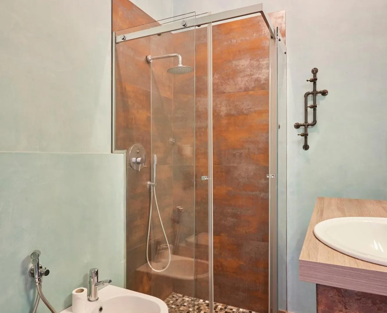 Bright And Peaceful Apartment In Historic Palazzo Bologna