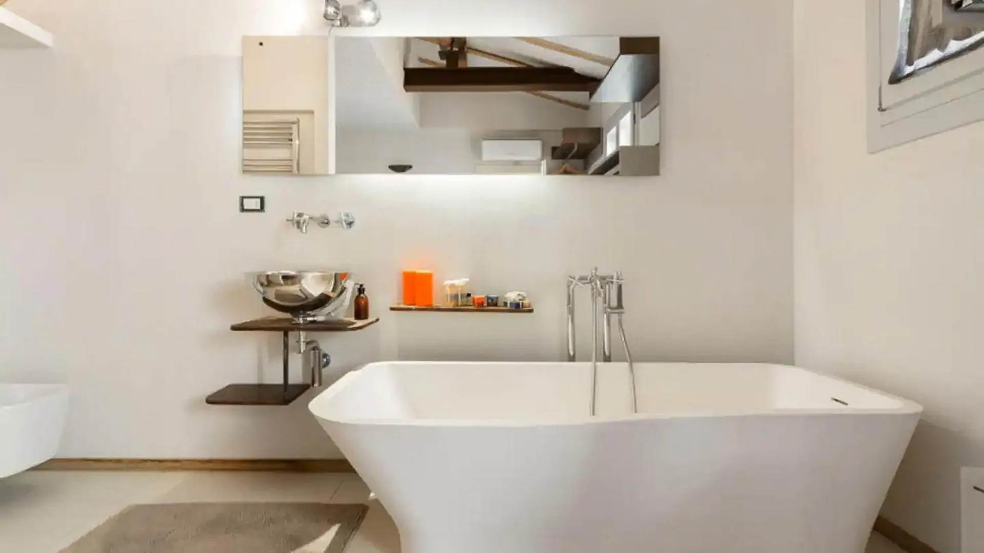Bright And Peaceful Apartment In Historic Palazzo Bologna Italy