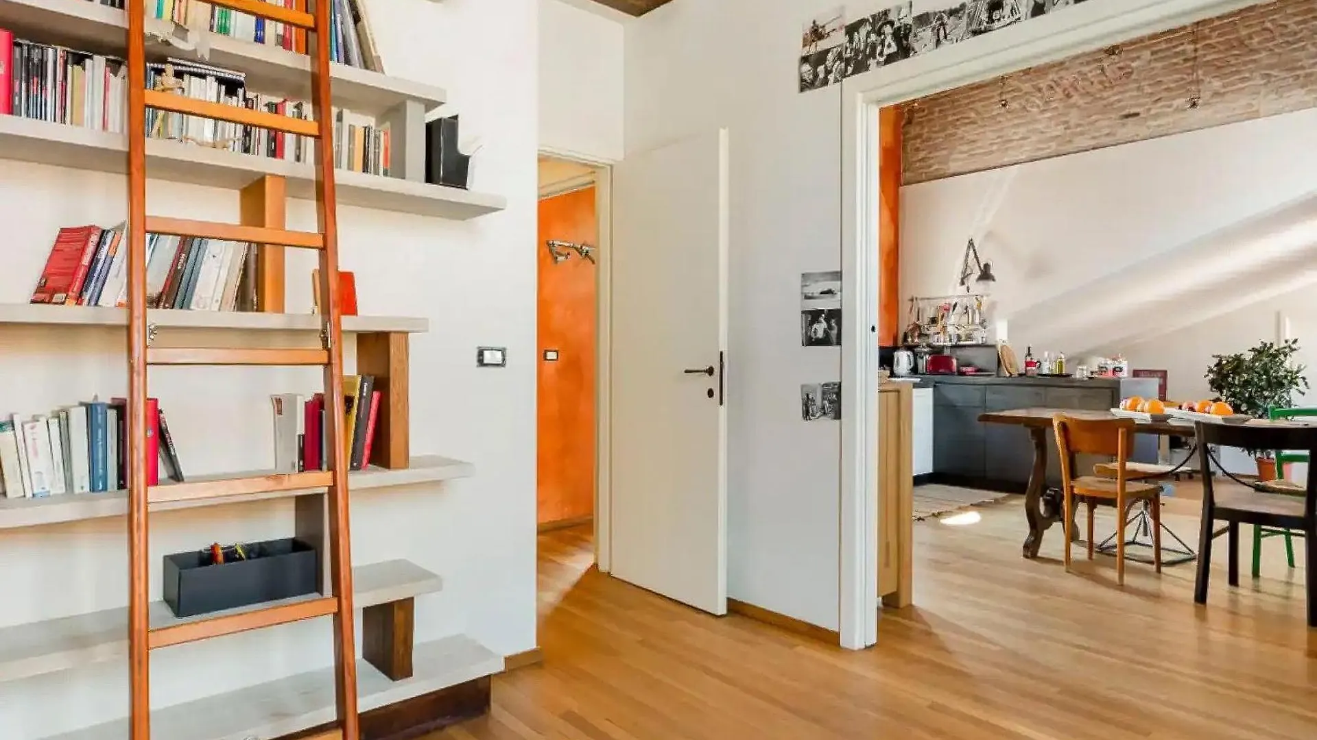 Bright And Peaceful Apartment In Historic Palazzo Bologna