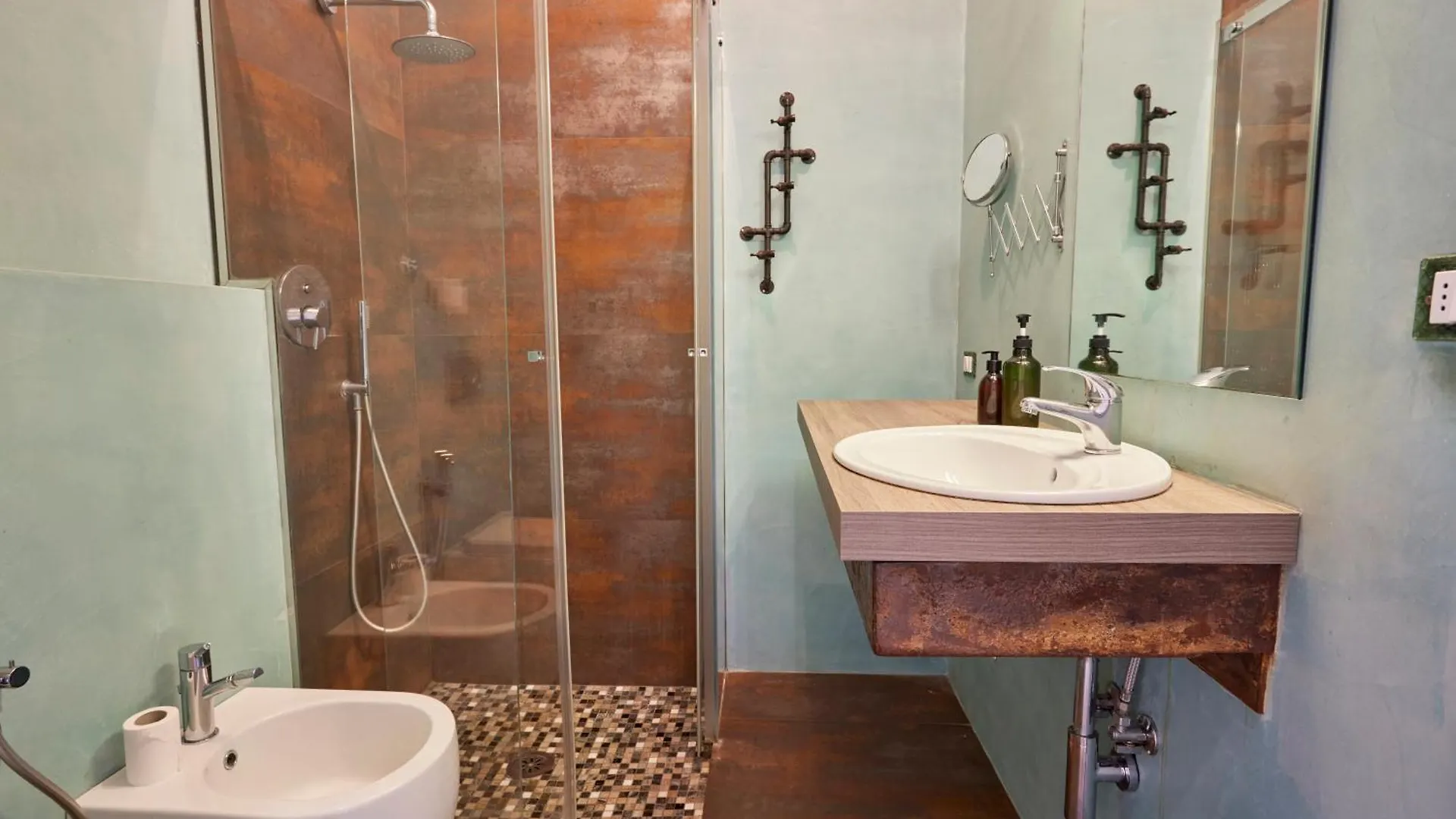 Bright And Peaceful Apartment In Historic Palazzo Bologna