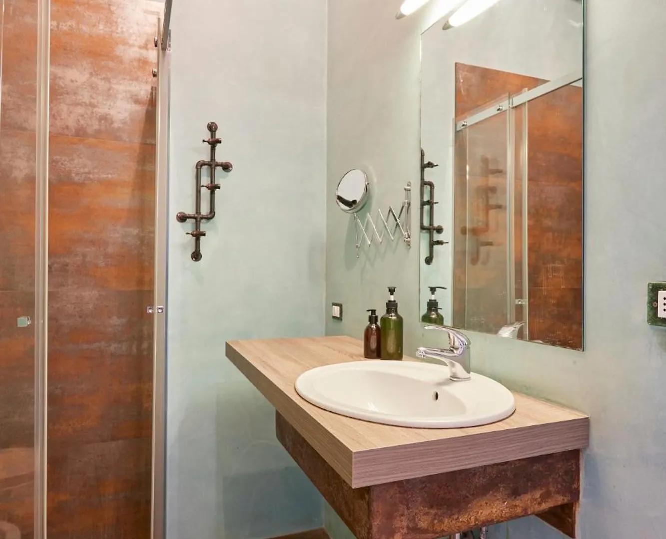 Bright And Peaceful Apartment In Historic Palazzo Bologna